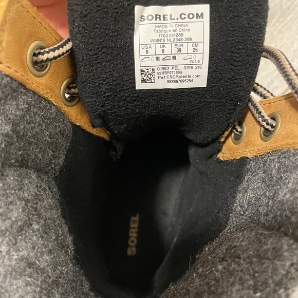 Sorel winter boots size 8 - Picture 5 of 7